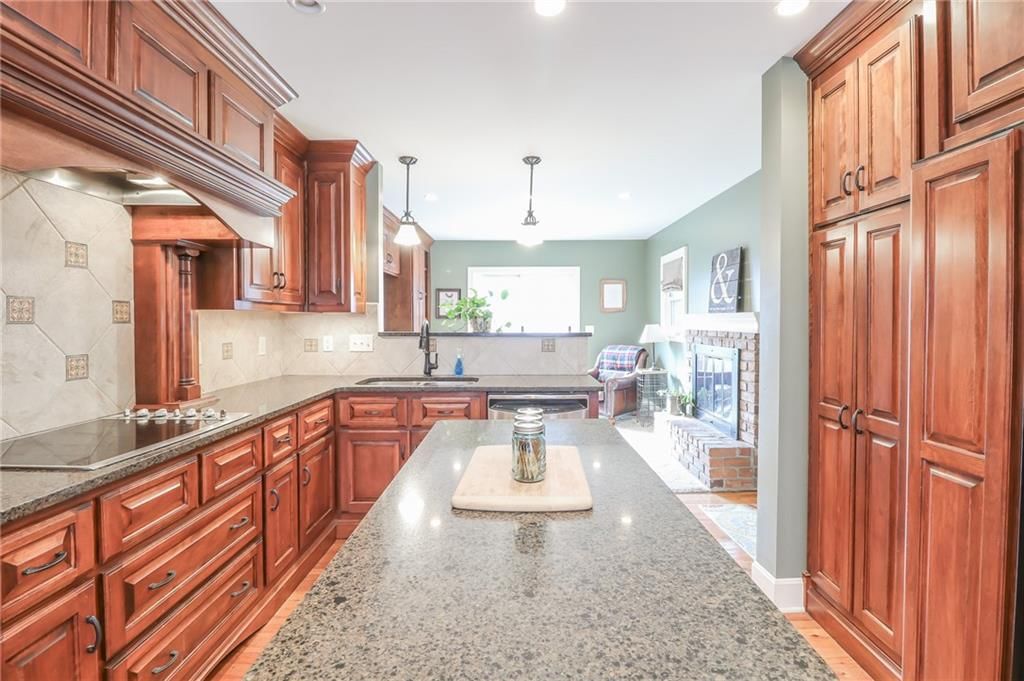 104 E Hunt Avenue — photo 16