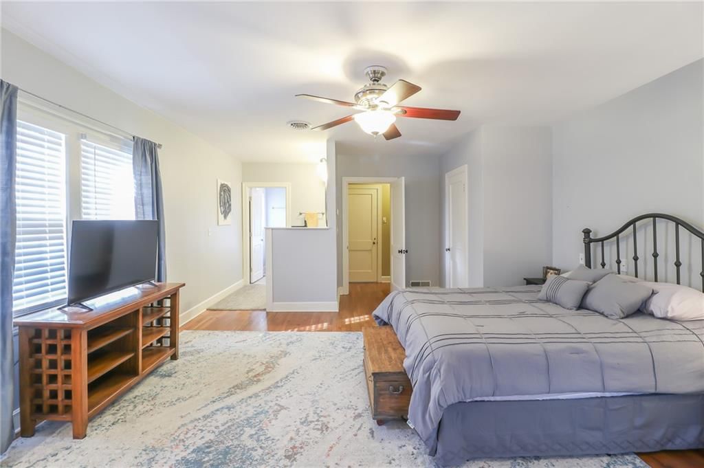 104 E Hunt Avenue — photo 29