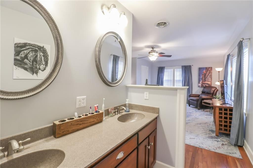 104 E Hunt Avenue — photo 31