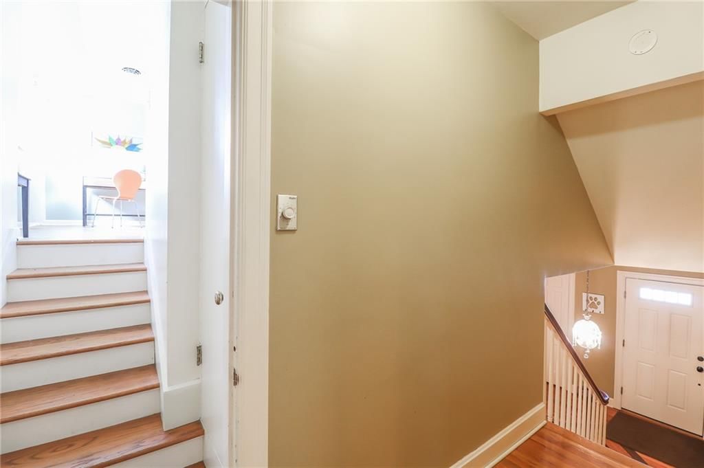 104 E Hunt Avenue — photo 33