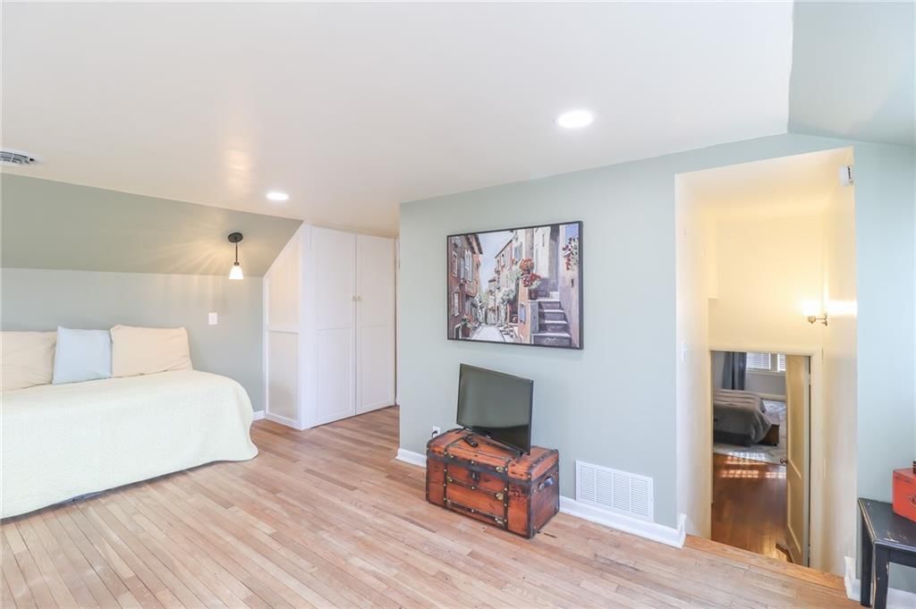 104 E Hunt Avenue — photo 34