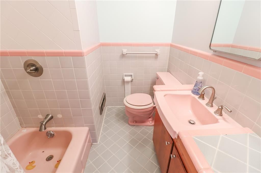 104 E Hunt Avenue — photo 36