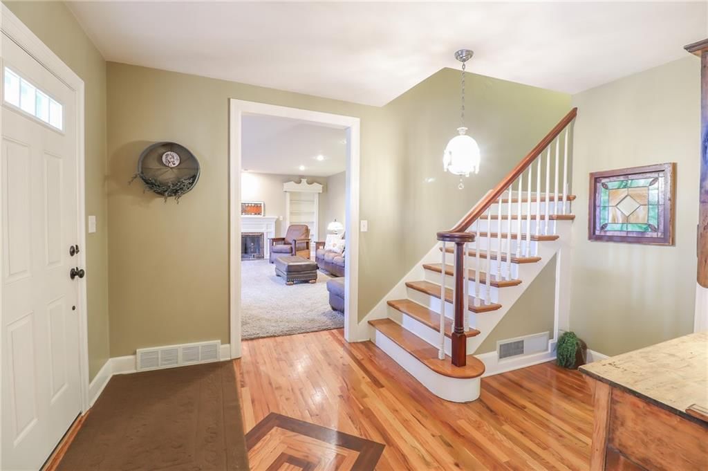 104 E Hunt Avenue — photo 5