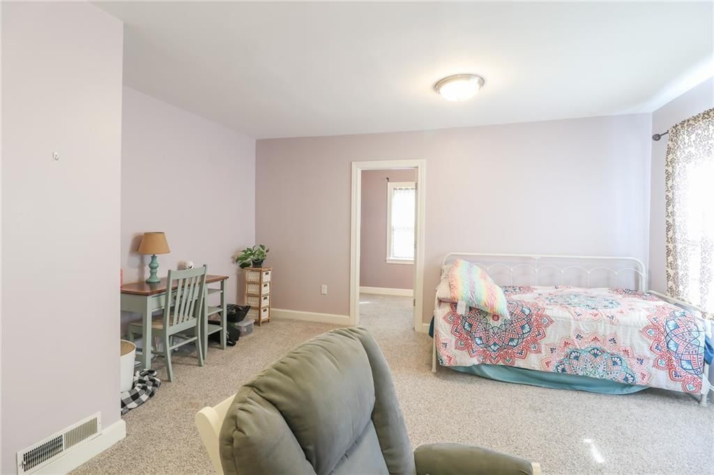 104 E Hunt Avenue — photo 41