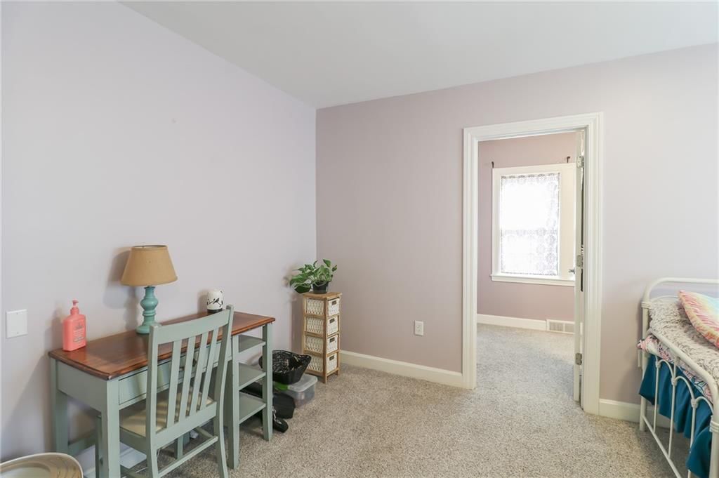 104 E Hunt Avenue — photo 44
