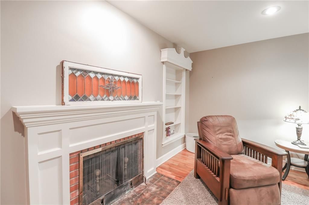 104 E Hunt Avenue — photo 8