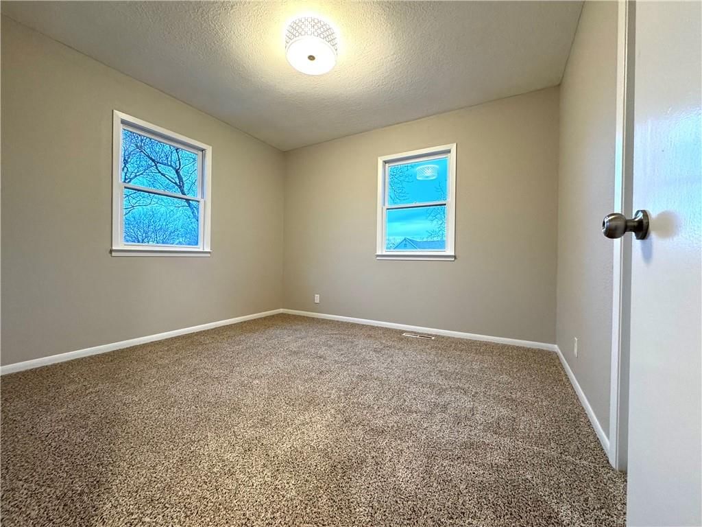 307 W Spruce Street — photo 8