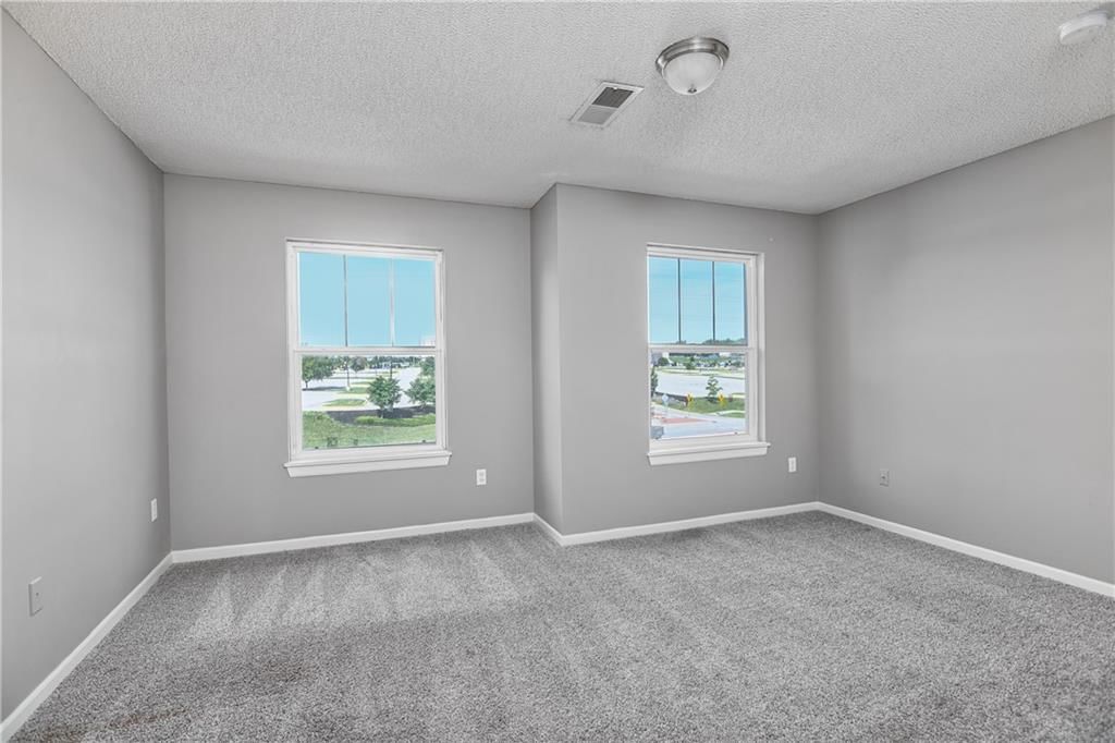 256 N Hedge Lane — photo 24