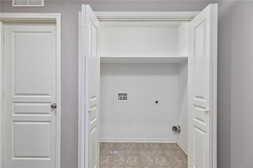 256 N Hedge Lane — photo 31