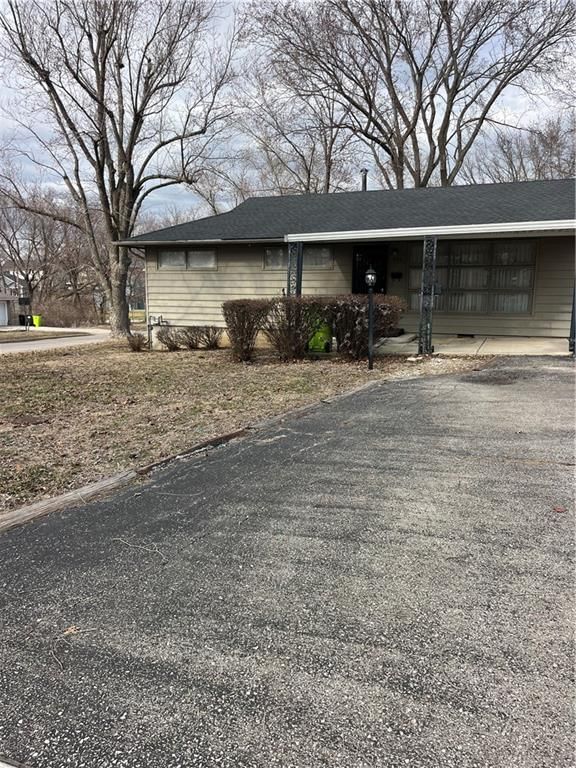 306 Lake Drive — photo 4