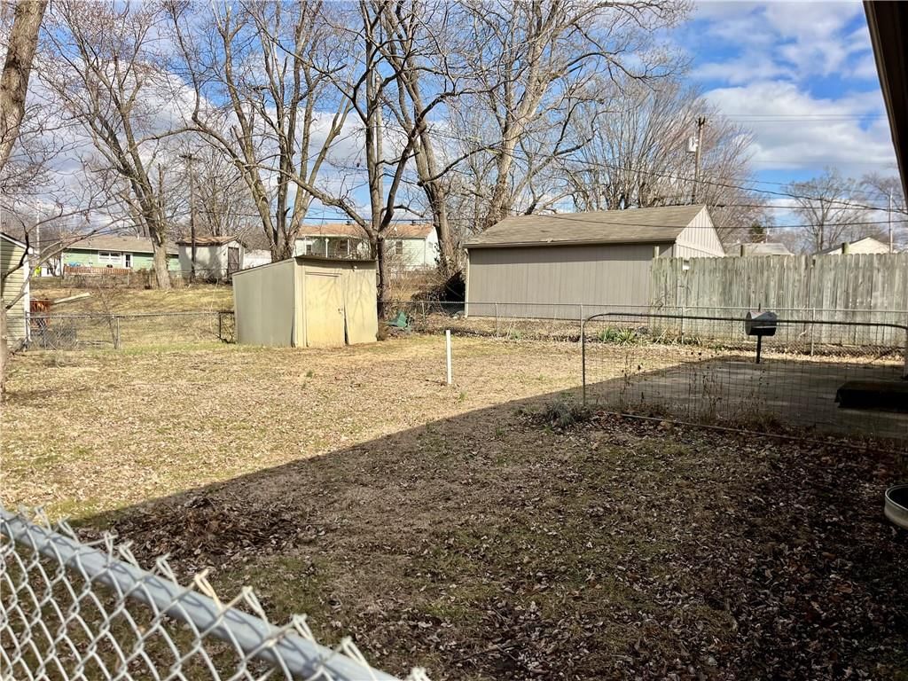 306 Lake Drive — photo 5