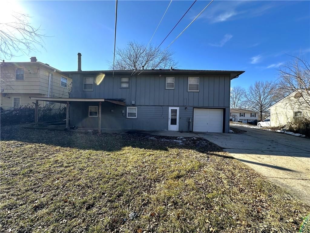 8307 Manning Avenue — photo 9