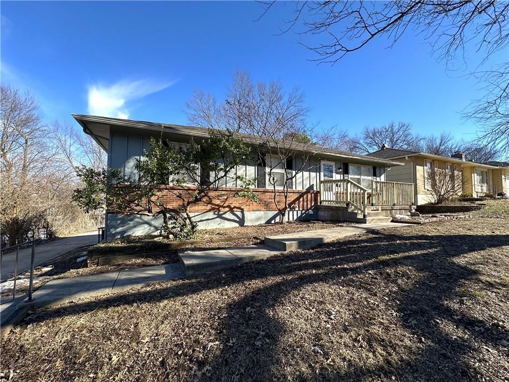 8307 Manning Avenue — photo 10