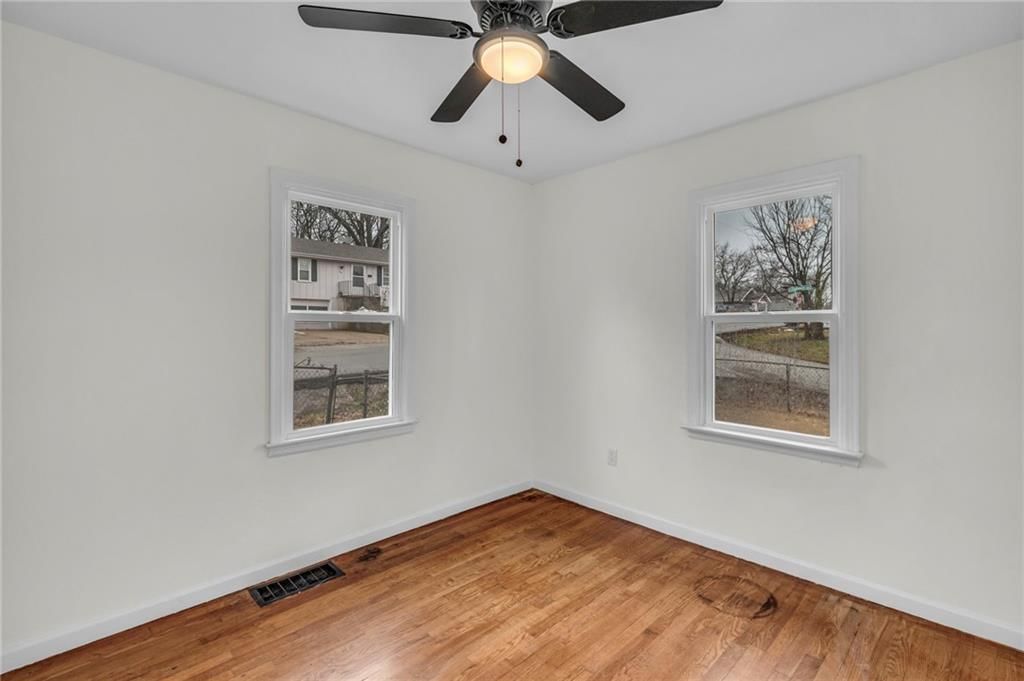 1237 S Claremont Street — photo 10