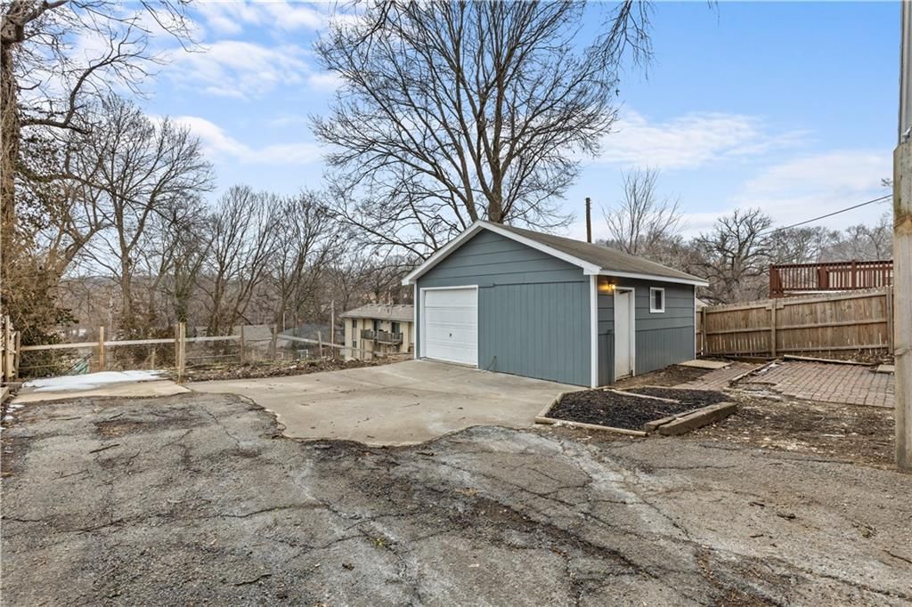 720 S Overton Avenue — photo 17
