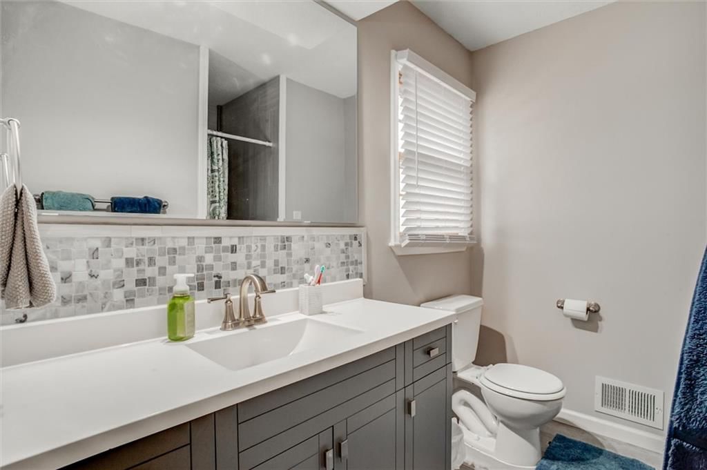 8525 Hawthorne Avenue — photo 14