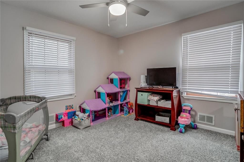 8525 Hawthorne Avenue — photo 17
