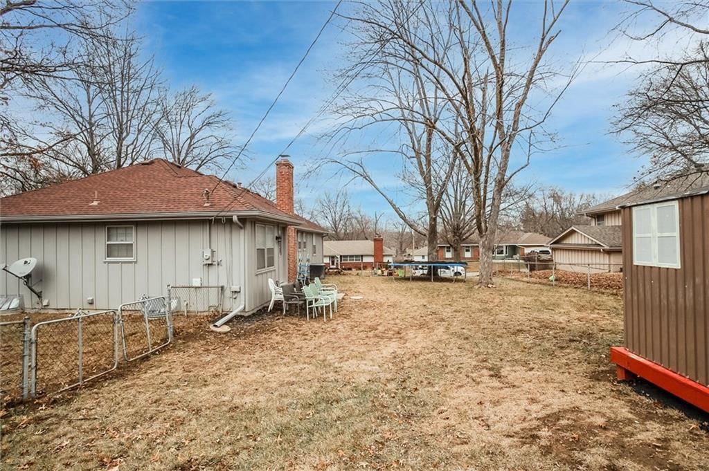 8525 Hawthorne Avenue — photo 30