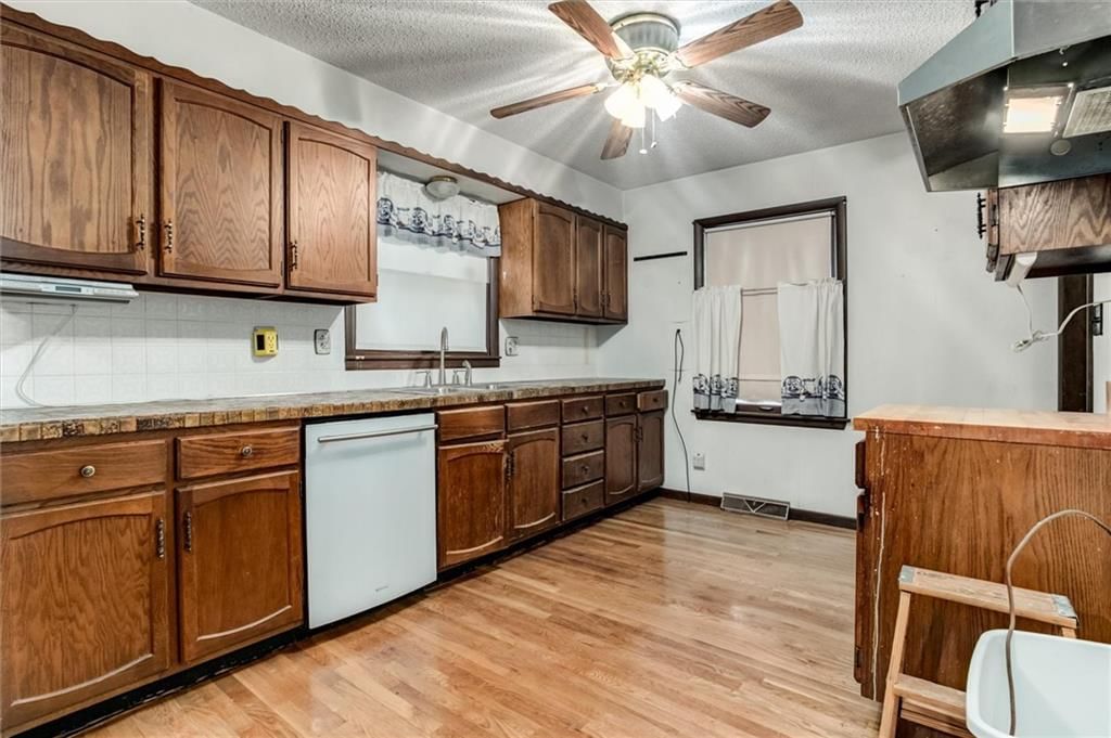 2621 S Santa Fe Road — photo 11
