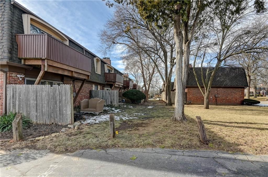 7606 W 59Th Terrace — photo 26