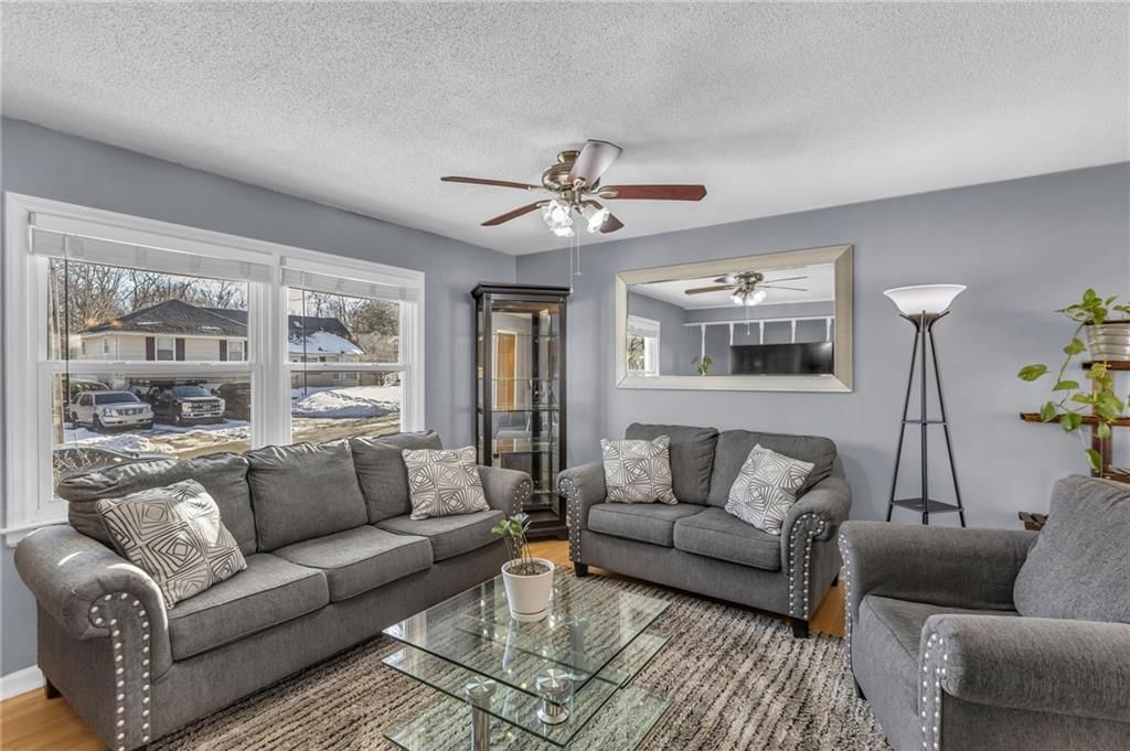 5528 Manning Avenue — photo 4