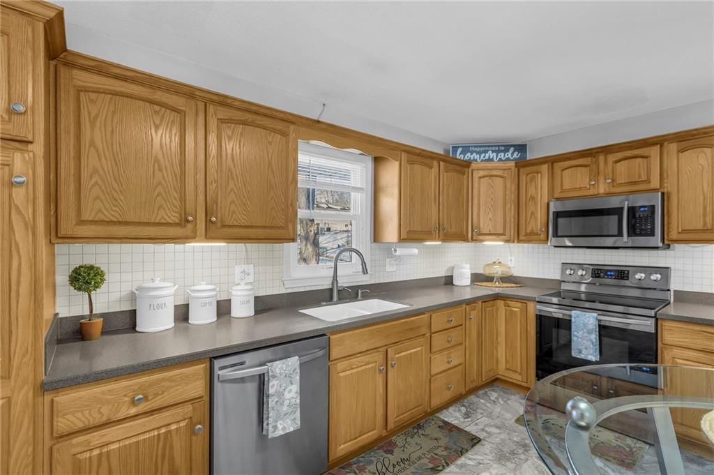 5528 Manning Avenue — photo 9