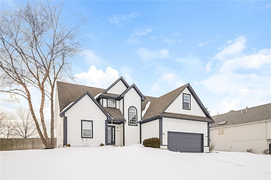 5400 NE HOLIDAY Drive — photo 2