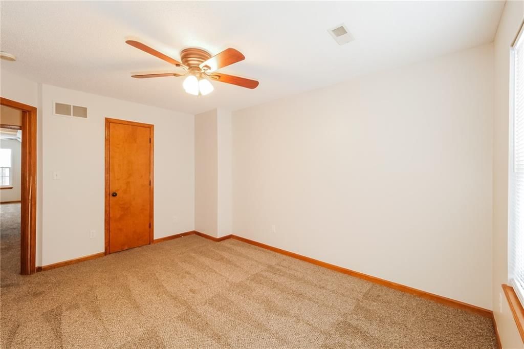 5400 NE HOLIDAY Drive — photo 16