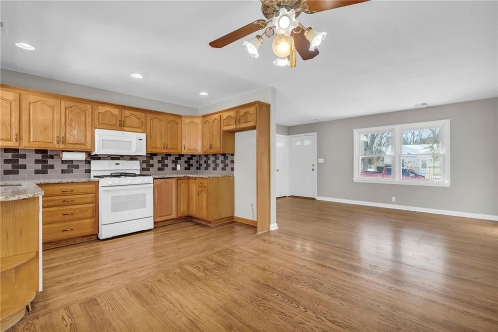 7527 Lowell Avenue — photo 6