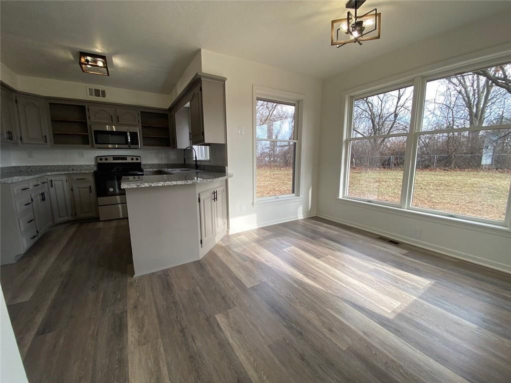 8427 Woodson Drive — photo 5