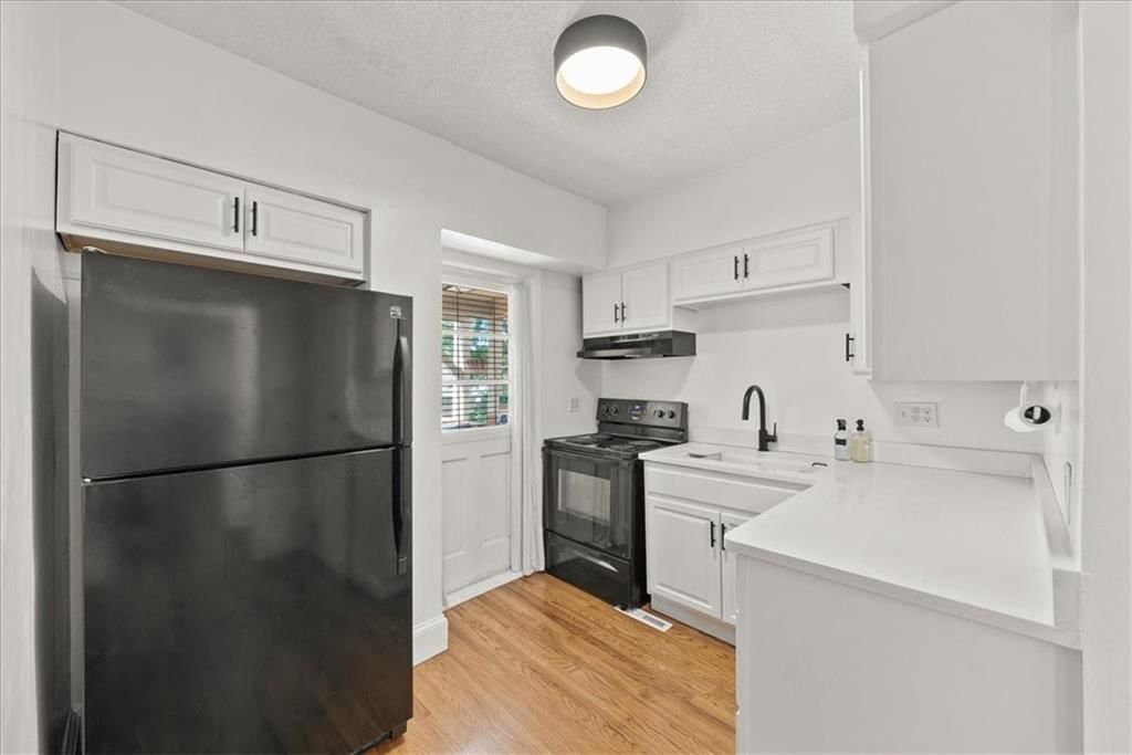 4144 Charlotte Street — photo 12