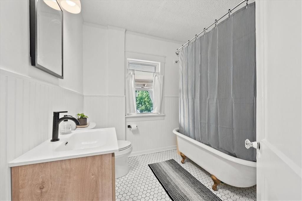 4144 Charlotte Street — photo 20
