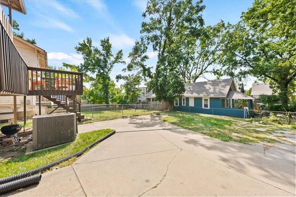 4144 Charlotte Street — photo 26