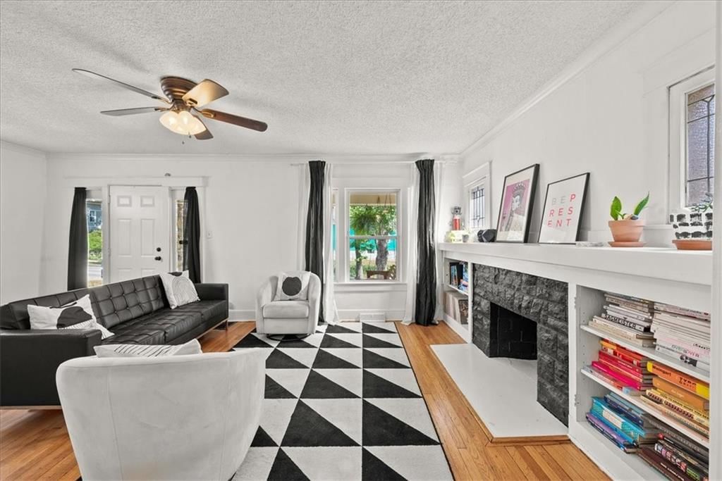 4144 Charlotte Street — photo 6