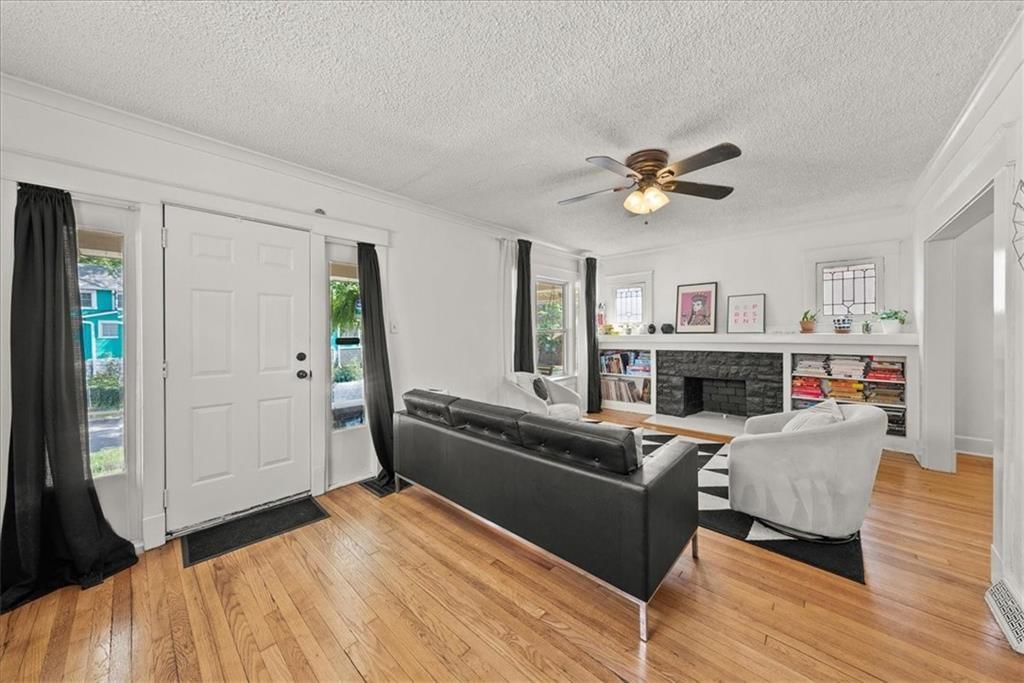 4144 Charlotte Street — photo 7