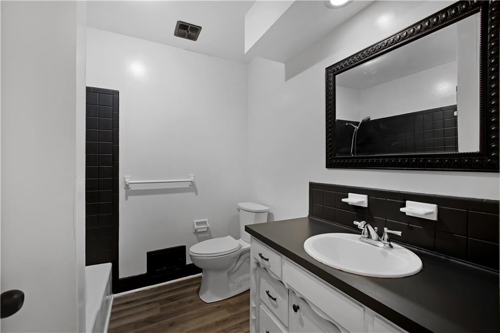 5235 Harris Avenue — photo 9