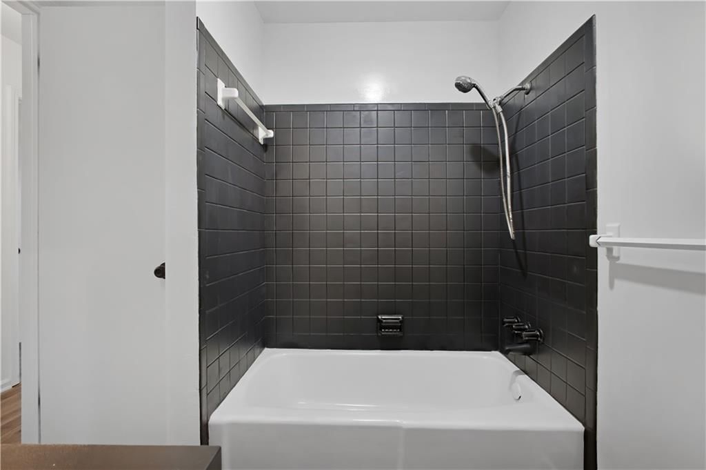 5235 Harris Avenue — photo 10
