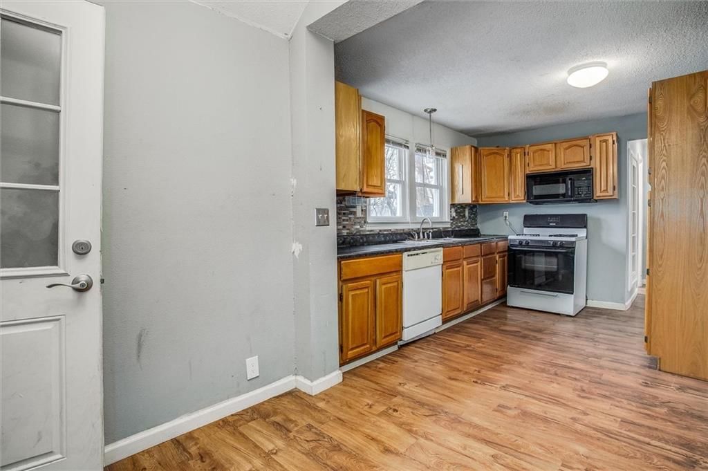 5724 Bennington Avenue — photo 13
