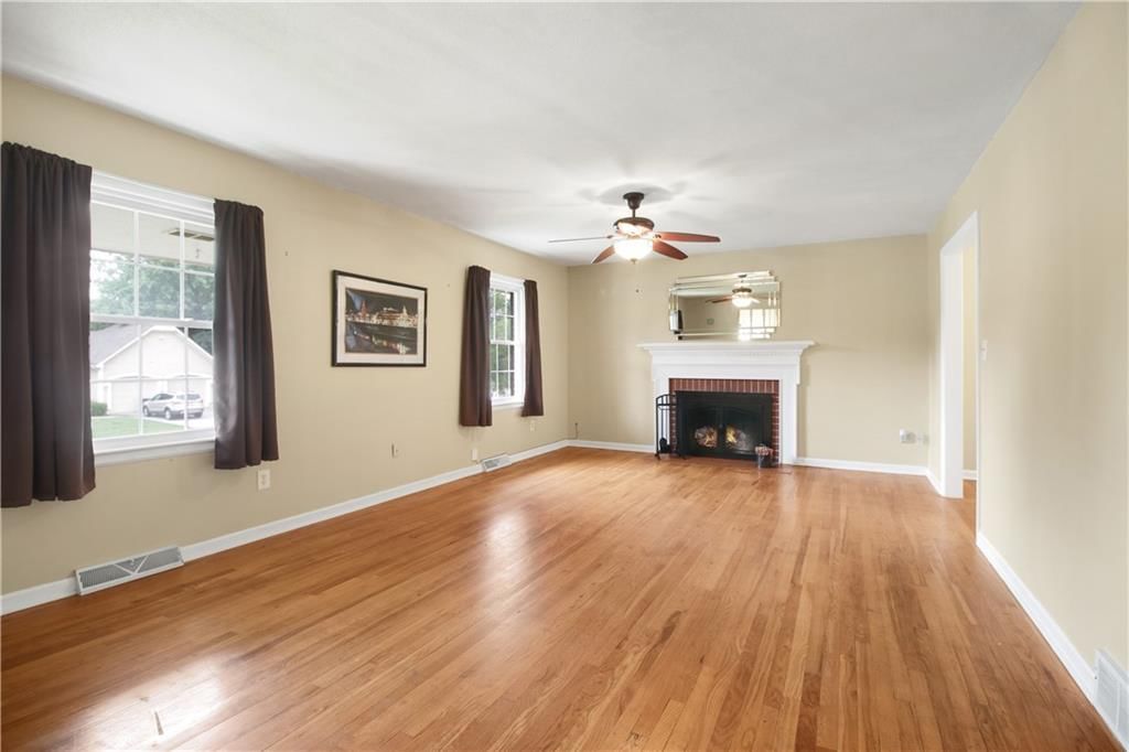 249 N Winnebago Drive — photo 4