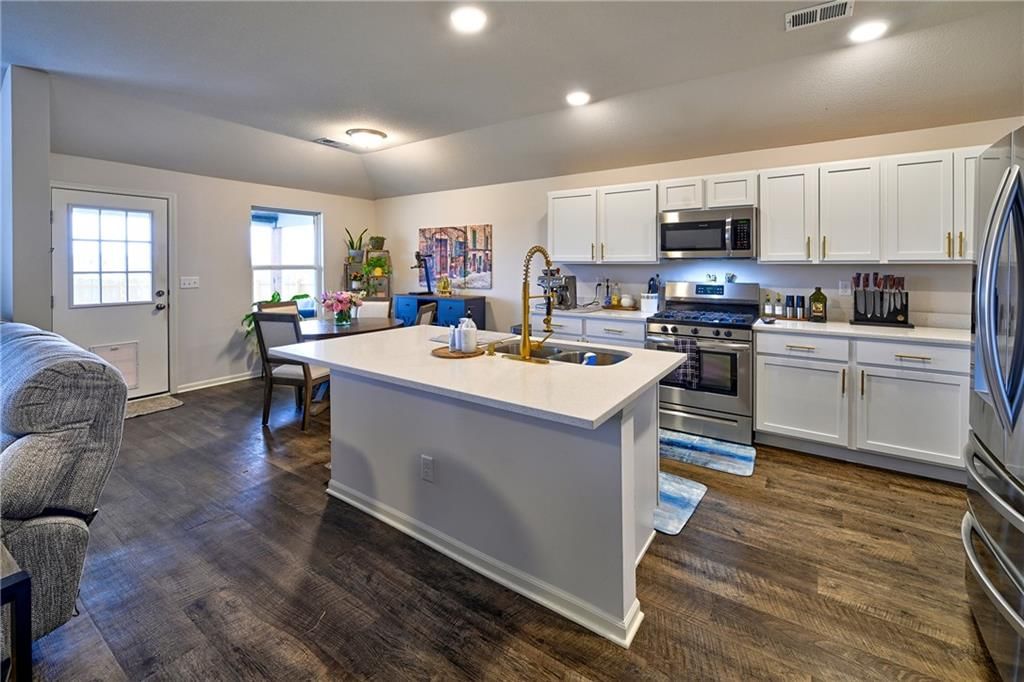 7909 SE 6th Street — photo 3