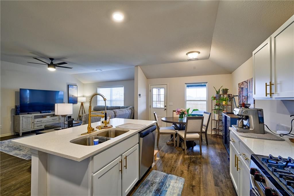 7909 SE 6th Street — photo 4