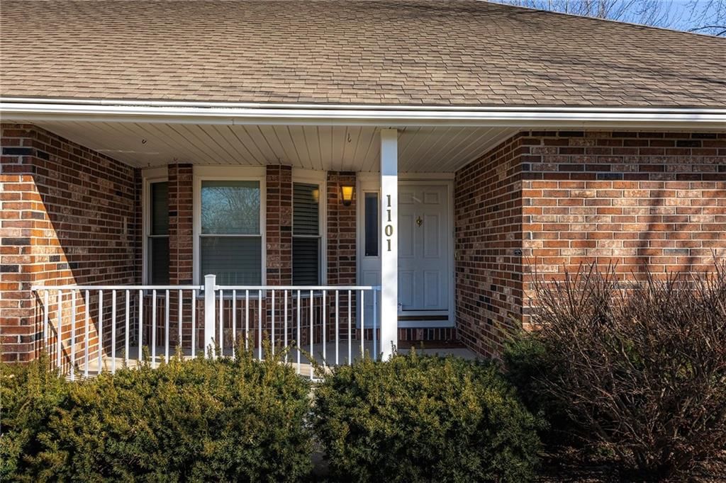 1101 SW Huntington Road — photo 35