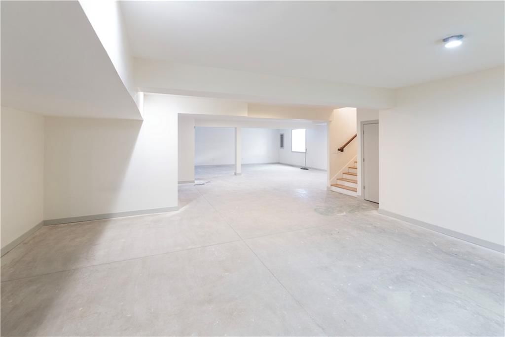 8520 England Street — photo 30