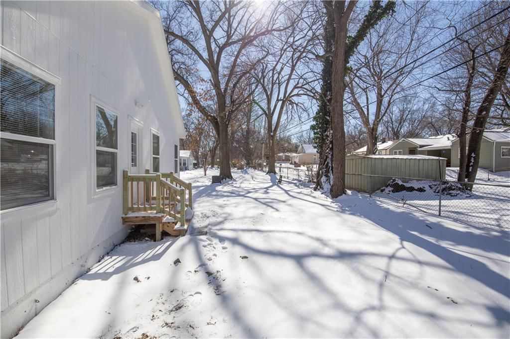 8520 England Street — photo 32