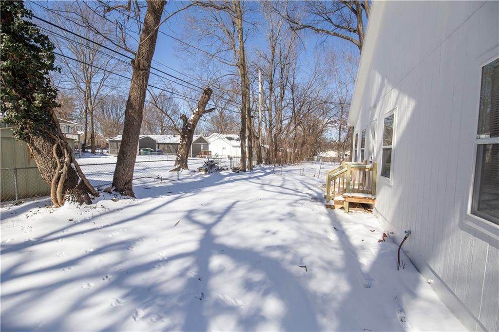 8520 England Street — photo 33