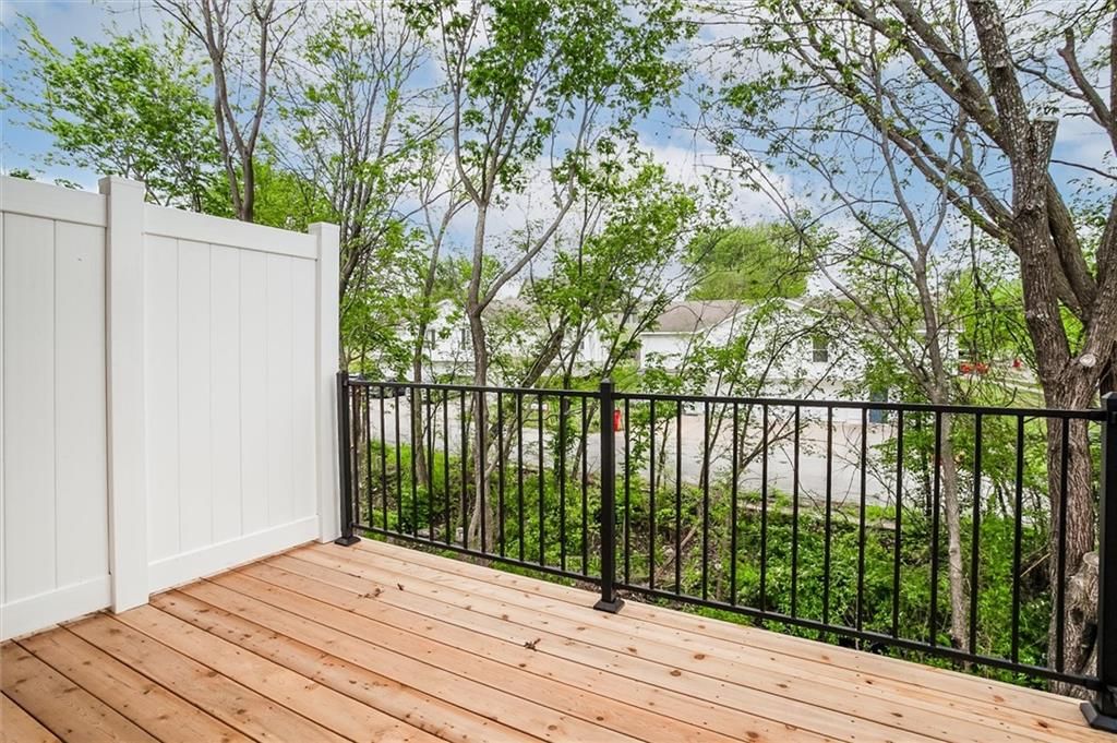 601 SW Shadow Glen Drive — photo 28