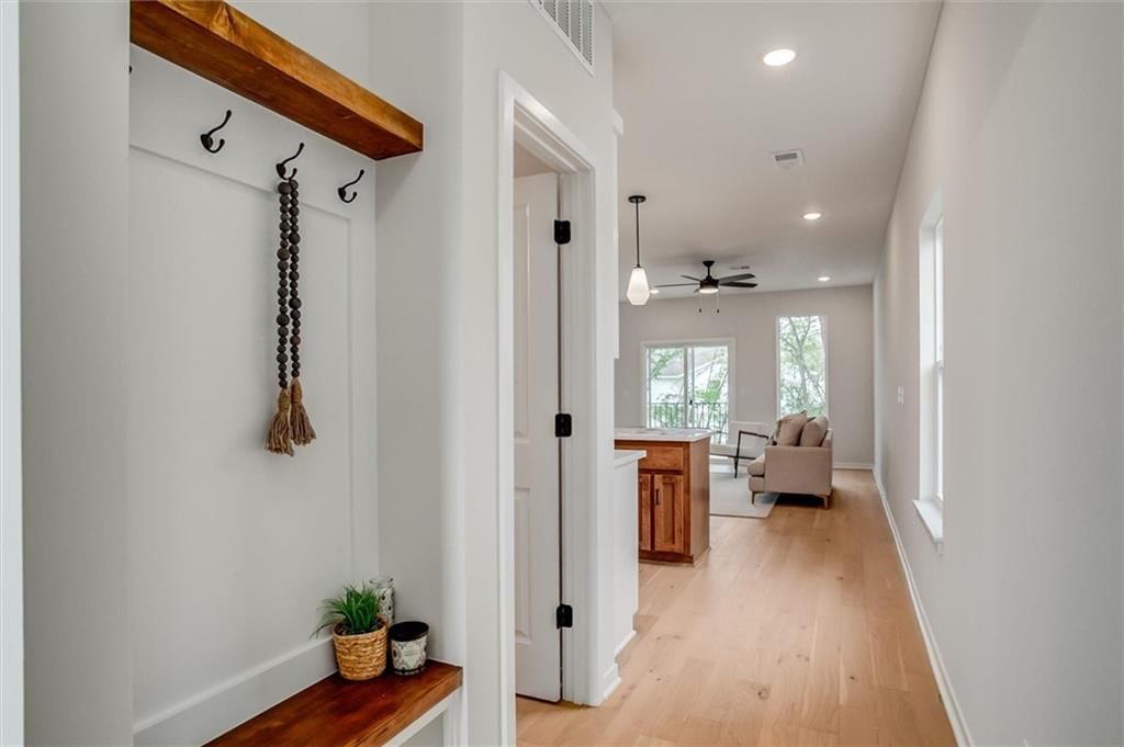 601 SW Shadow Glen Drive — photo 4