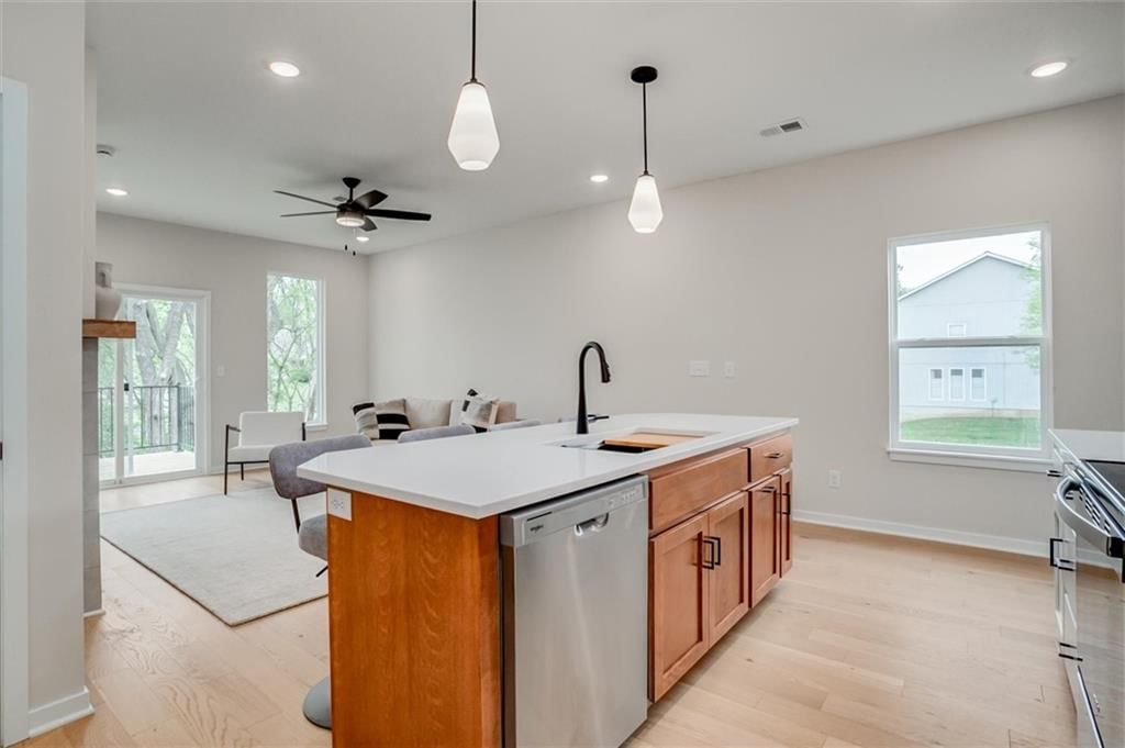 601 SW Shadow Glen Drive — photo 9