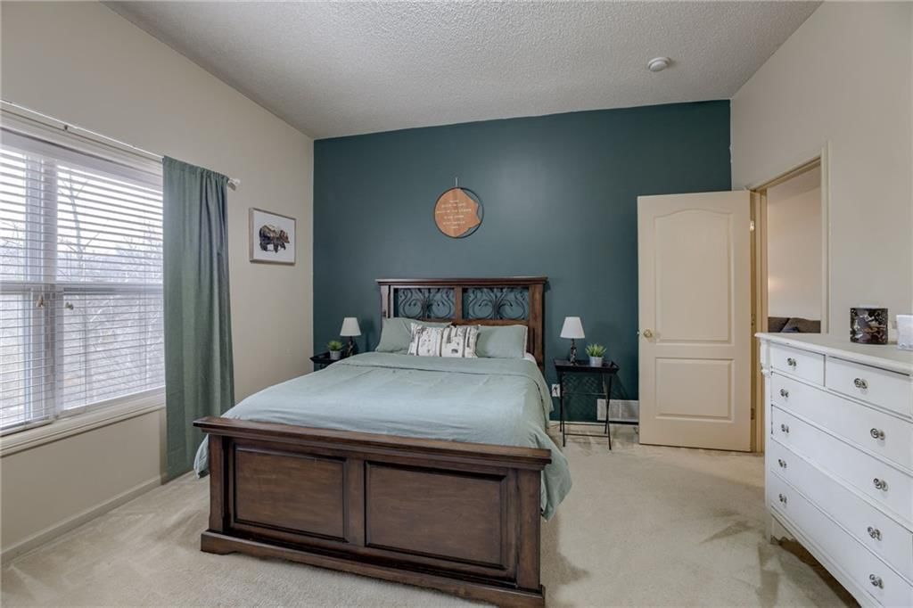 10905 N Oxford Avenue — photo 16