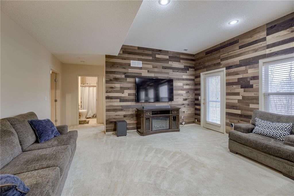 10905 N Oxford Avenue — photo 20